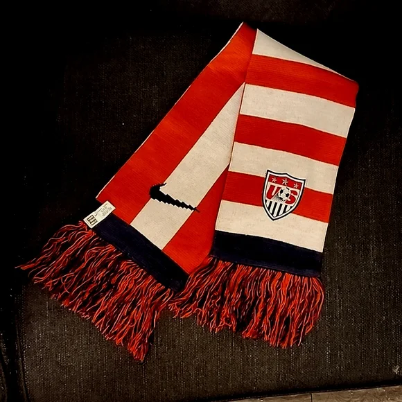 NIKE SCARF - Picture 1 of 2